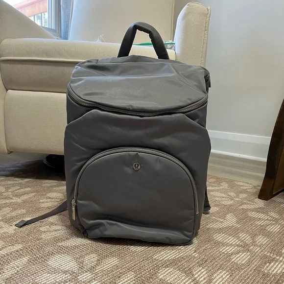 lululemon New Parent Backpack - Picture 3 of 3